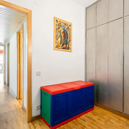 Stylish 4br View Near Sagrada Familia *