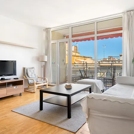 Stylish 4br View Near Sagrada Familia